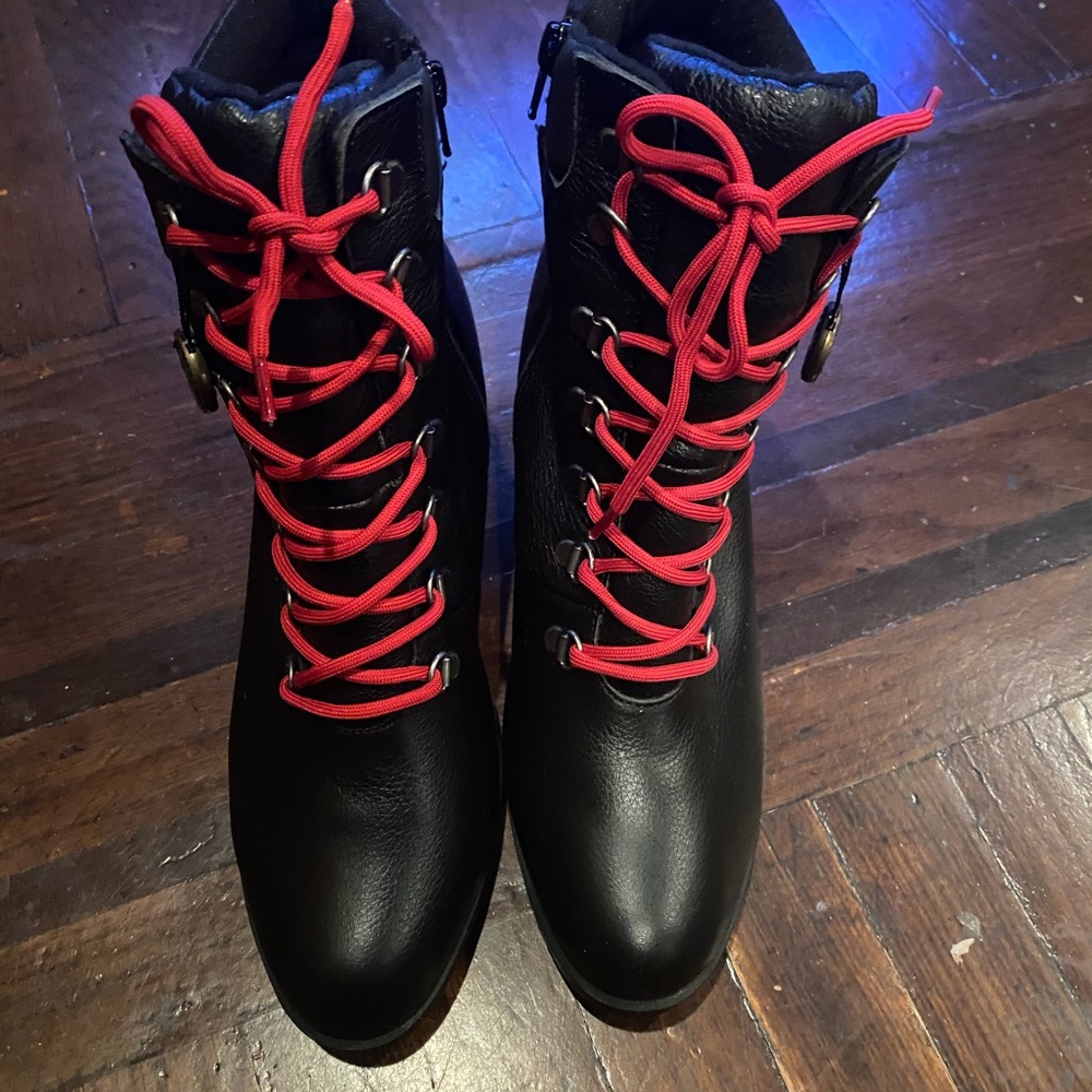 Cougar fashionable Black, winter boot. Sz.10